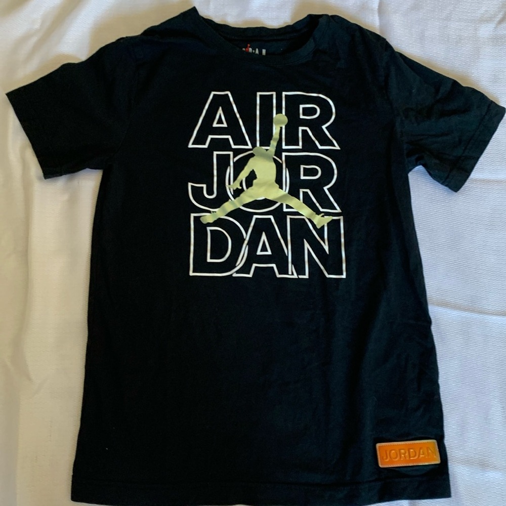 Boys black Jordan t-shirt